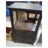 LAMP TABLE -- LIKE NEW