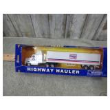 DIECAST AMERICAN AIRLINES HAULER