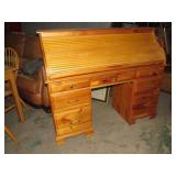 NICE-- KNOTTY PINE ROLL TOP DESK