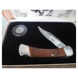 BUFFALO HUNTER KNIFE & COIN