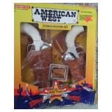 TOOTSIETOY TOY DOUBLE GUNS & HOLSTER SET