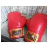 EVERLAST BOXING CLOVES