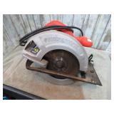 BLACK & DECKER CIRCULAR SAW