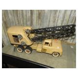 STRUCTO TOY MOBILE CRANE