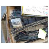 "H O" SCALE MODEL TRAIN TRACK