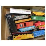 "H O" SCALE MODEL TRAIN CARS