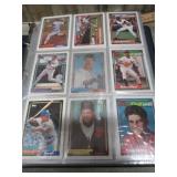 ALBUM -- BASEBALL CARDS