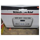 KITCHEN AID 4 SLOT TOASTER --LOOKS NEW