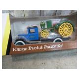 DIECAST JOHN DEER TRUCK & TRACTOR