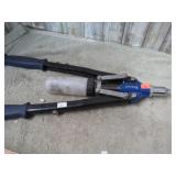 SPLIT RIVET GUN