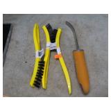 SCRUB BRUSHES & COCONUT MEAT REMOVER