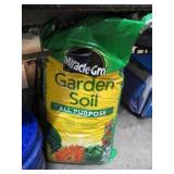 MIRACLE - GROW GARDEN SOIL -- 2 cu ft