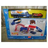 HOTWHEELS GAS STATION PLAY SET