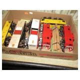 AMERICAN FLYER MODEL TRAIN FREIGHT CARS & CABOOSE