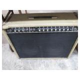 VINTAGE MUSIC MAN VACUUM TUBE AMPLIFIER