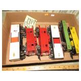 AMERICAN FLYER MODEL TRAIN FREIGHT CARS & CABOOSE