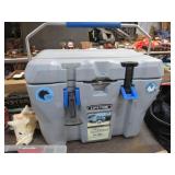 LIFETIME 28qt YETI STYLE COOLER