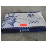1999 U.S. MINT PROOF COIN SET