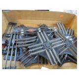 LIONEL 027 MANUAL SWITCHES & CROSSINGS