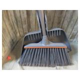 BROOM & DUST PAN
