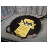 LODGE 10" CAST IRON SKILLET