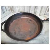 LODGE 12" CAST IRON SKILLET