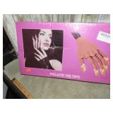 (NIB) NAIL TRAINING HAND