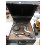 PORTABLE RCA VICTROLA PHONGRAPH