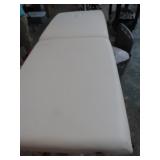 PORTABLE FOLDING MASAGE TABLE - LIKE NEW