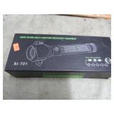 8 in 1 EMERGENCY TOOL / FLASHLIGHT