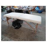 PORTABLE FOLDING MASAGE TABLE - LIKE NEW