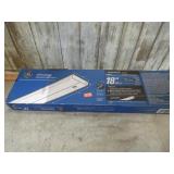 18" FLOURESCENT LIGHT