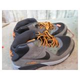 NIKE AIR MAX SHOES -- 6Y