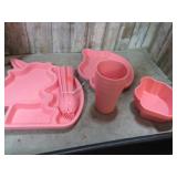 PLASTIC UNICORN DISHES
