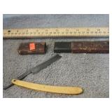 VINTAGE STRAIGHT RAZOR