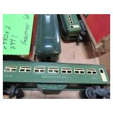 LIONEL 2440 X 2 & 2441 PASSENGER CARS