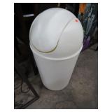 TRASH CAN