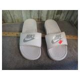NIKE FLIP FLOP SANDALS