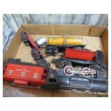 LIONEL PRE WAR MODEL TRAIN ENGINE & CARS