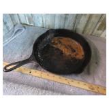GRISWOLD CAST IRON SKILLET 10 1/2"