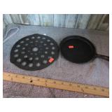 6 1/4" CAST IRON SKILLET & TRIVET