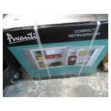 (NIB) COMPACT REFRIGERATOR