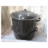 ENEMELED CRAB STEAMER POT