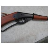 DAISY RED RYDER BB GUN -- WORKS