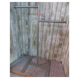 GARMENT HANGER