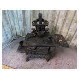 MINIATURE CAST IRON OLD MOUNTAIN WOOD COOK STOVE