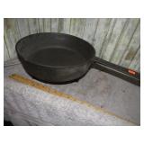 S.P. & Co 11 1/2" CAST IRON SPIDER SKILLET
