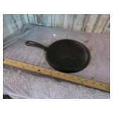 GRISWOLD 8" CAST IRON GRIDDLE