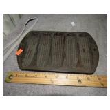CAST IRON LODGE CORN STICK PAN