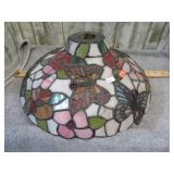 TIFFANY STYLE STAINED GLASS LAMP SHADE